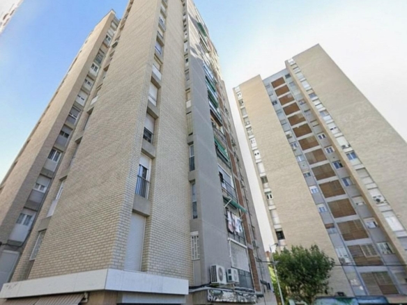 VENTA DE PISO EN MADRID ZONA  ALUCHE CALLE ILLESCAS  PLANTA ALTA  3 DORMITORIOS